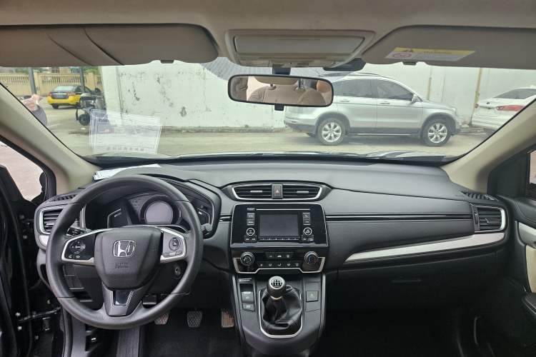 Used Honda CR-V 2017 240TURBO Manual Two-Wheel Drive Classic Edition Interior 1