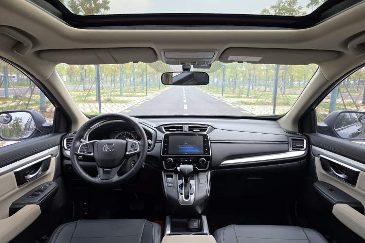 Used Honda CR-V 2017 240TURBO CVT 2WD Comfort Version Interior 3