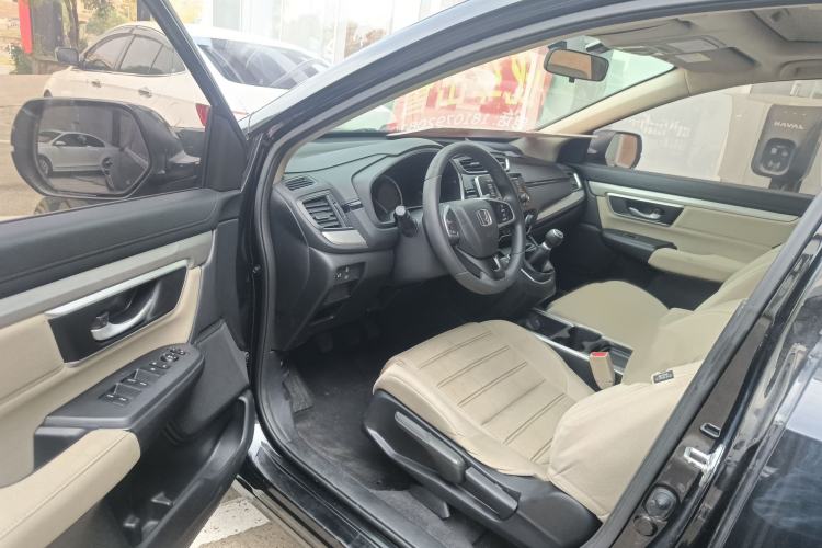Used Honda CR-V 2017 240TURBO Manual Two-Wheel Drive Classic Edition Interior 3