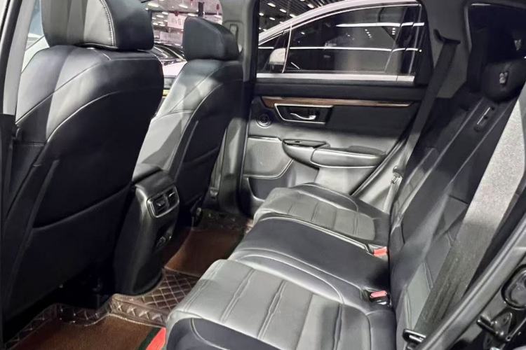 Used Honda CR-V 2017 240TURBO CVT Front-Wheel Drive Fashion Edition Interior 3