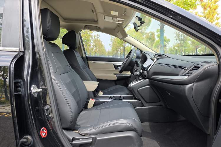 Used Honda CR-V 2017 240TURBO CVT 2WD Comfort Version Interior 5