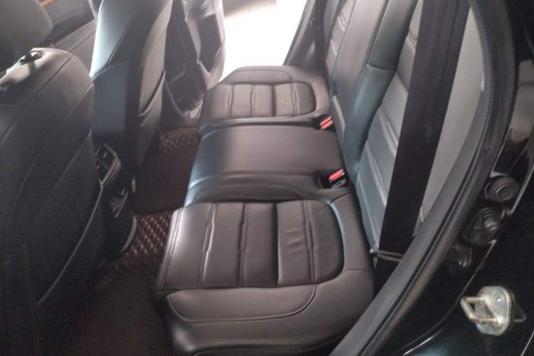 Used Honda CR-V 2017 240TURBO CVT Front-Wheel Drive Fashion Edition Left Rear Seat