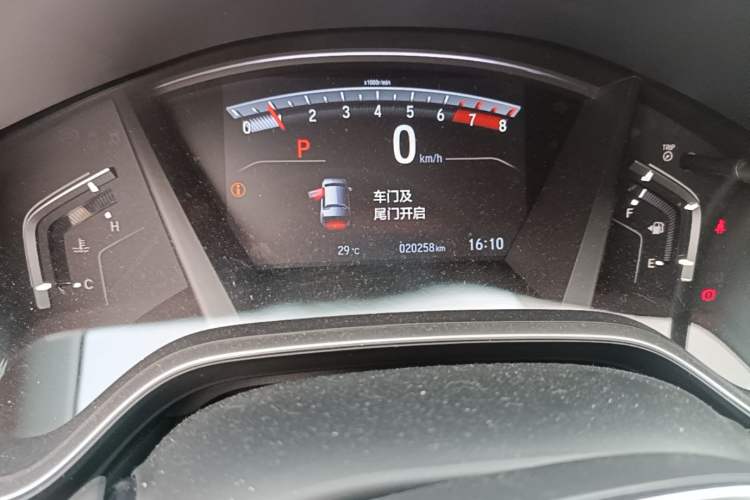 Used Honda CR-V 2017 240TURBO CVT Front-Wheel Drive Fashion Edition Odometer Close Up