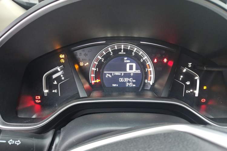 Used Honda CR-V 2017 240TURBO Manual Two-Wheel Drive Classic Edition Odometer Close Up