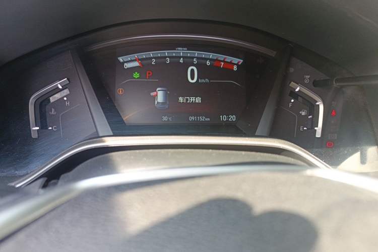 Used Honda CR-V 2017 240TURBO CVT Front-Wheel Drive Fashion Edition Odometer Close Up