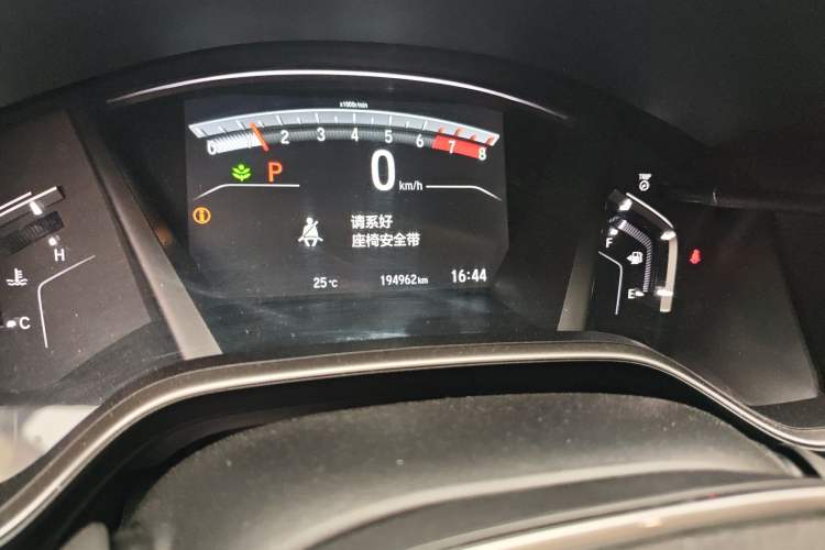 Used Honda CR-V 2017 240TURBO CVT Front-Wheel Drive Fashion Edition Odometer Close Up