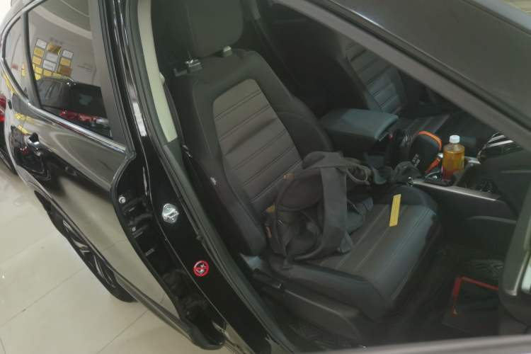 Used Honda CR-V 2017 240TURBO CVT 2WD Urban Edition Right Front Seat