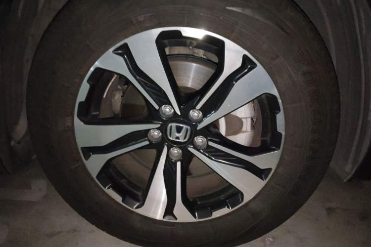 Used Honda CR-V 2017 240TURBO CVT 2WD Comfort Version Right Front Wheel Hub