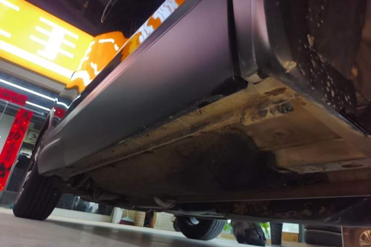Used Honda CR-V 2017 240TURBO CVT 2WD Comfort Version Right Side Sill