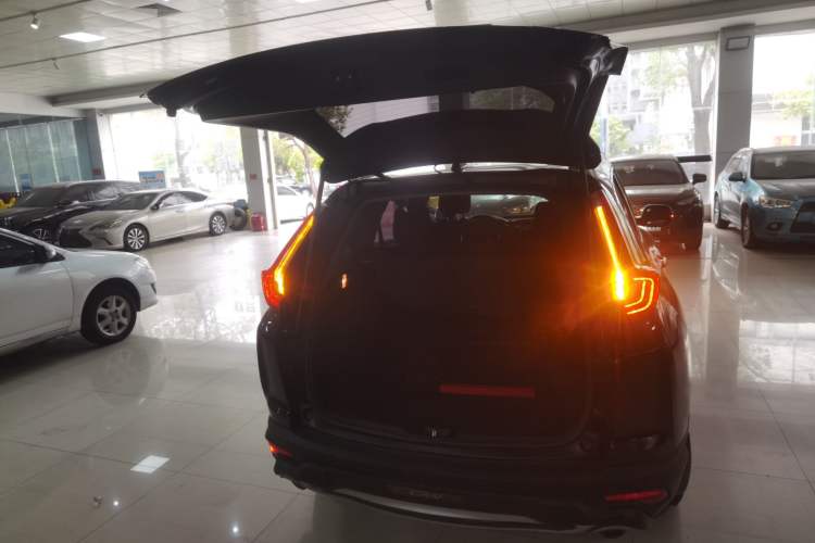 Used Honda CR-V 2017 240TURBO CVT 2WD Urban Edition Trunk