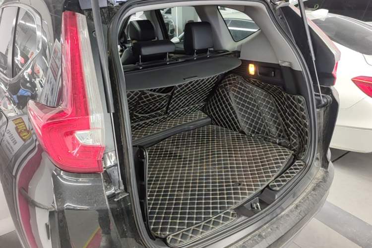 Used Honda CR-V 2017 240TURBO CVT Four-Wheel Drive Luxury Edition Trunk