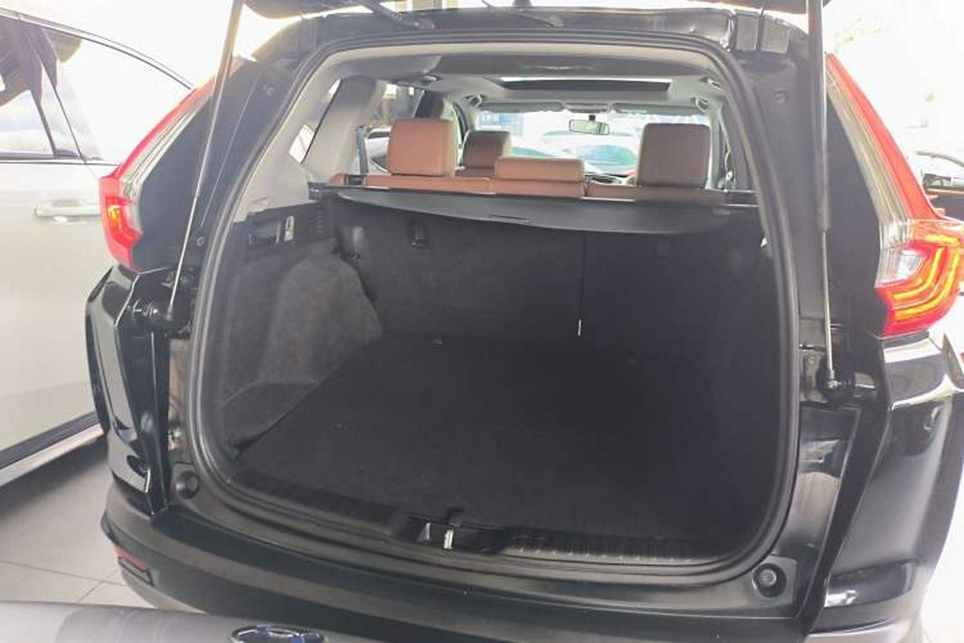 Used Honda CR-V 2017 Hybrid 2.0L Pure Drive Edition Trunk