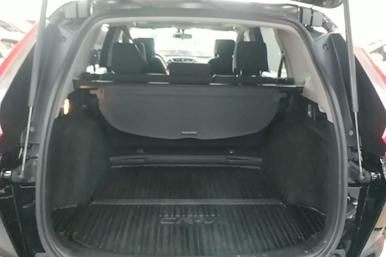 Used Honda CR-V 2017 240TURBO CVT 2WD Urban Edition Trunk