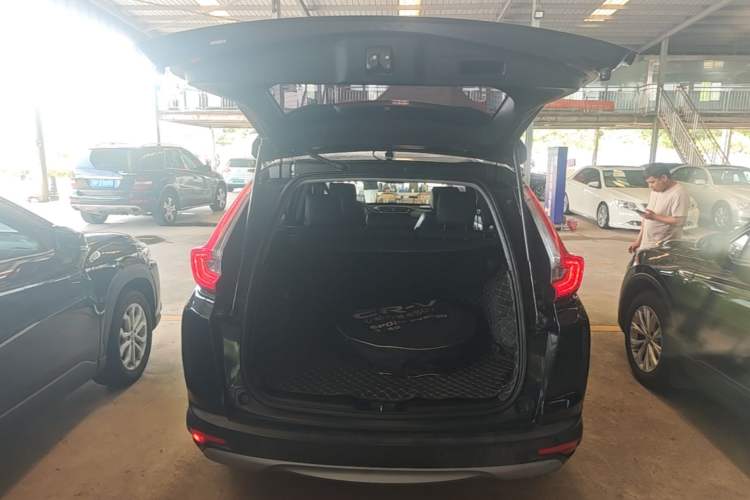 Used Honda CR-V 2017 Hybrid 2.0L Pure Speed Edition Trunk