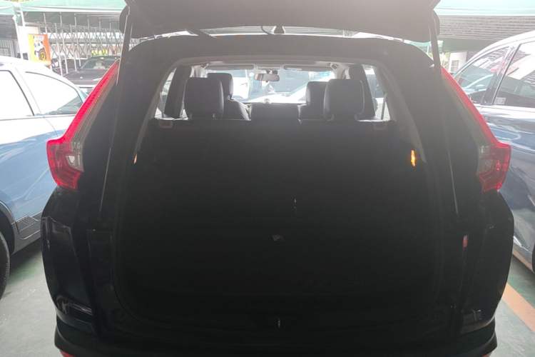 Used Honda CR-V 2017 240TURBO CVT 2WD Comfort Version Trunk