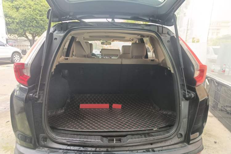 Used Honda CR-V 2017 240TURBO Manual Two-Wheel Drive Classic Edition Trunk
