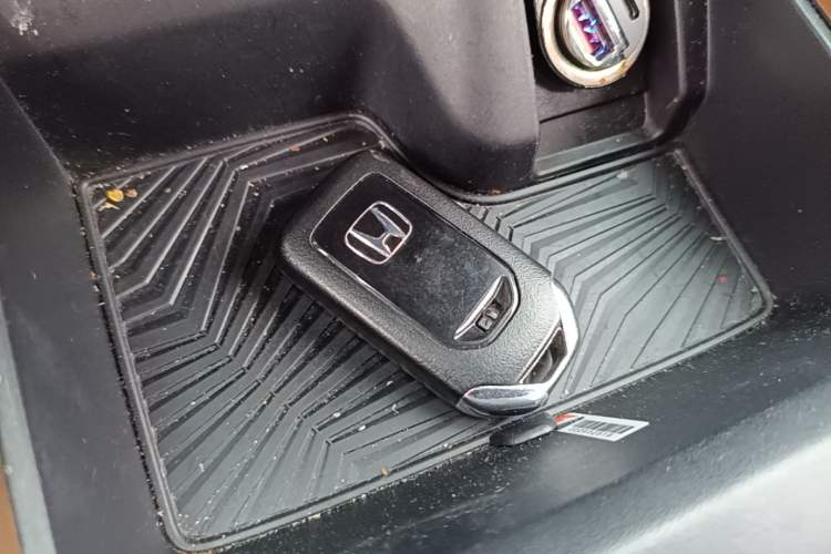 Used Honda CR-V 2017 240TURBO CVT Front-Wheel Drive Fashion Edition Vehicle Key