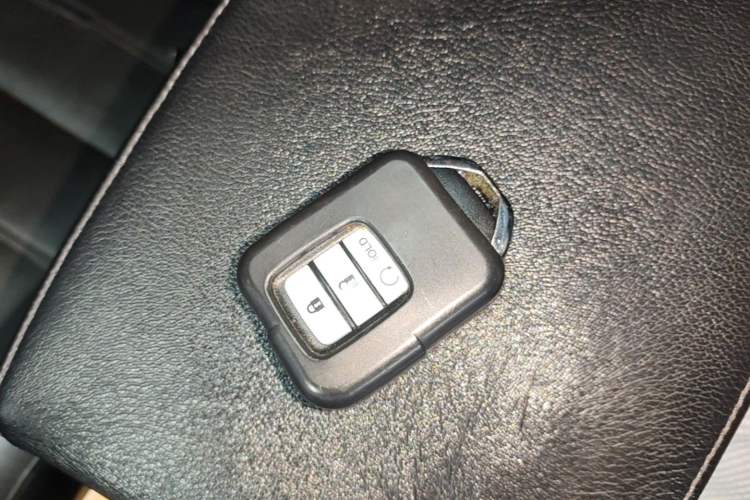 Used Honda CR-V 2017 240TURBO CVT Four-Wheel Drive Luxury Edition Vehicle Key