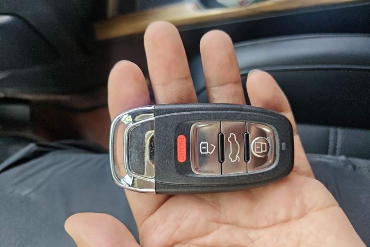 Used Honda CR-V 2017 240TURBO CVT Front-Wheel Drive Fashion Edition Vehicle Key