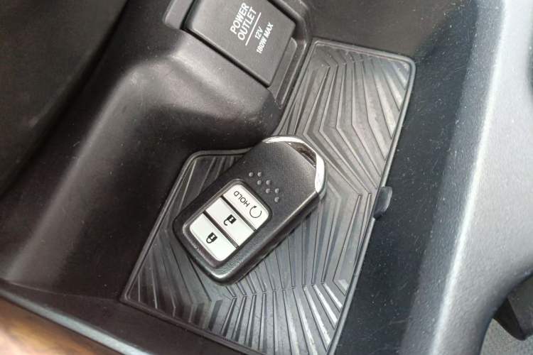 Used Honda CR-V 2017 240TURBO CVT Front-Wheel Drive Fashion Edition Vehicle Key