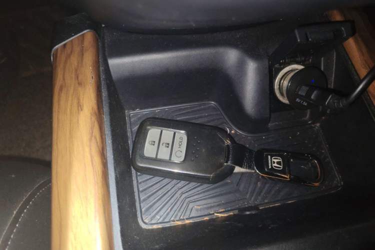 Used Honda CR-V 2017 240TURBO CVT Front-Wheel Drive Fashion Edition Vehicle Key