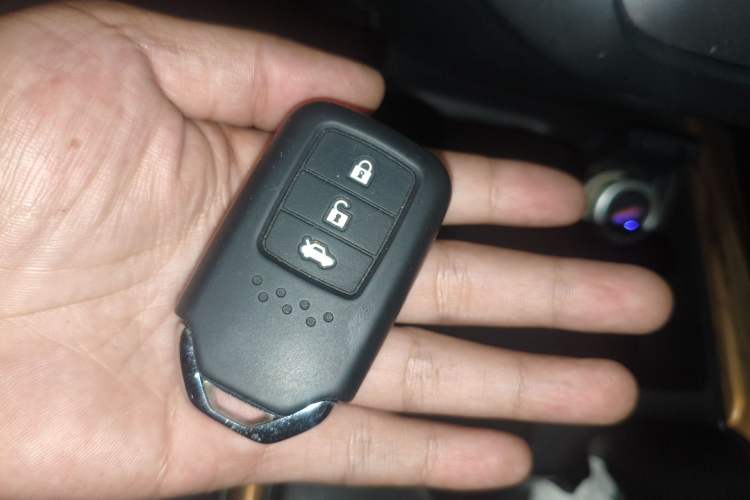 Used Honda CR-V 2017 240TURBO CVT Front-Wheel Drive Fashion Edition Vehicle Key