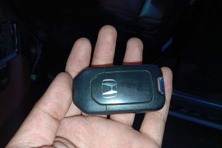 Used Honda CR-V 2017 240TURBO CVT 2WD Comfort Version Vehicle Key