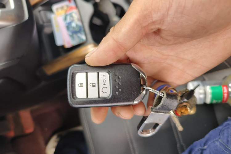 Used Honda CR-V 2017 240TURBO CVT Front-Wheel Drive Fashion Edition Vehicle Key