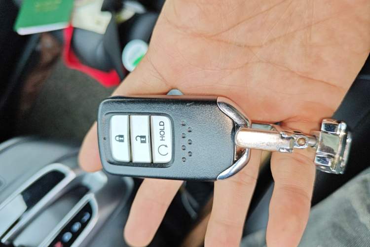 Used Honda CR-V 2017 240TURBO CVT Front-Wheel Drive Fashion Edition Vehicle Key