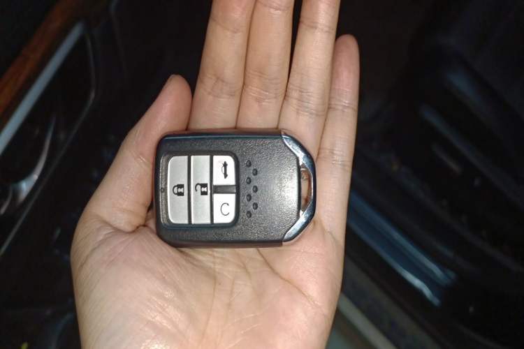 Used Honda CR-V 2017 240TURBO CVT Front-Wheel Drive Fashion Edition Vehicle Key