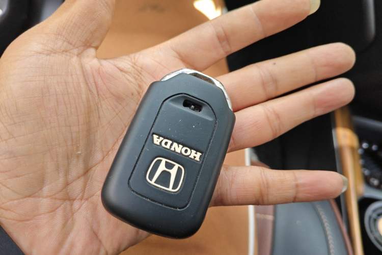 Used Honda CR-V 2017 240TURBO CVT Front-Wheel Drive Fashion Edition Vehicle Key