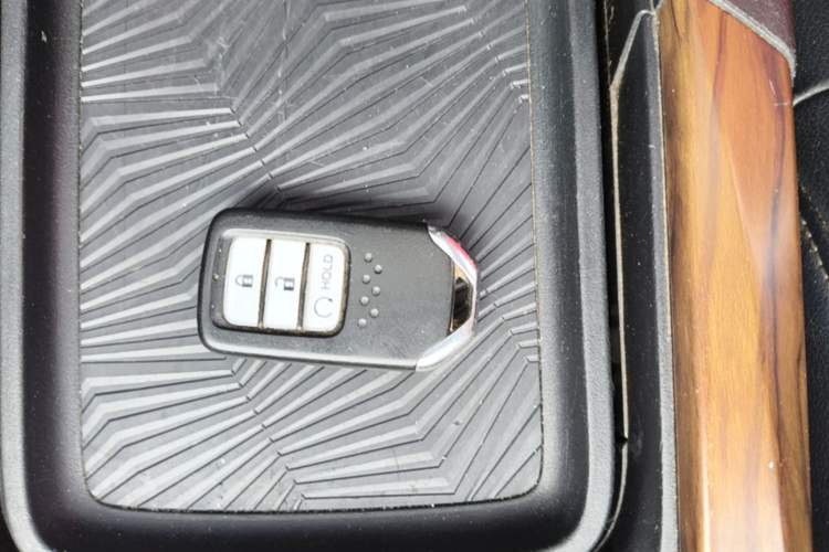 Used Honda CR-V 2017 240TURBO CVT Front-Wheel Drive Fashion Edition Vehicle Key