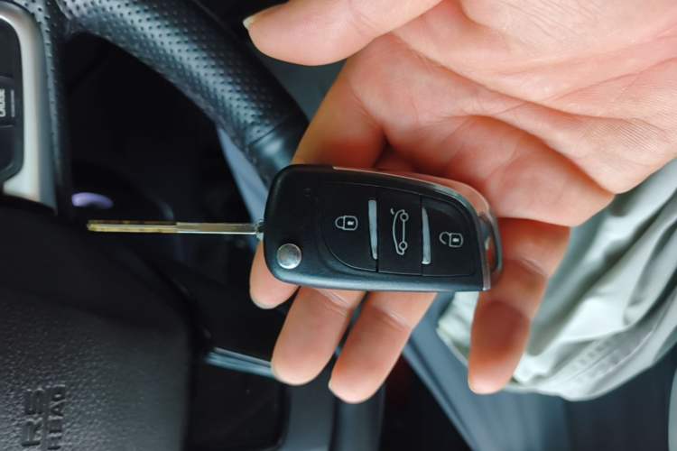 Used Honda CR-V 2017 240TURBO CVT 2WD Comfort Version Vehicle Key