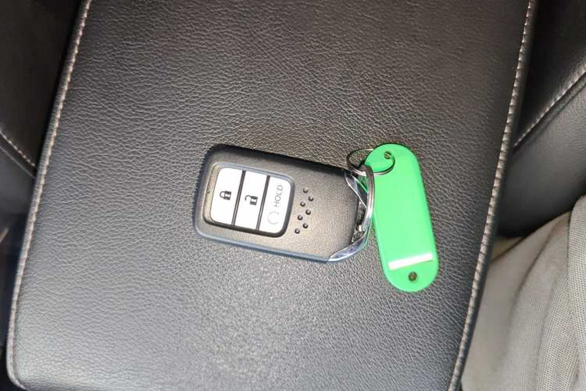 Used Honda CR-V 2017 240TURBO CVT Front-Wheel Drive Fashion Edition Vehicle Key