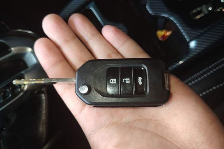 Used Honda CR-V 2017 240TURBO CVT 2WD Comfort Version Vehicle Key