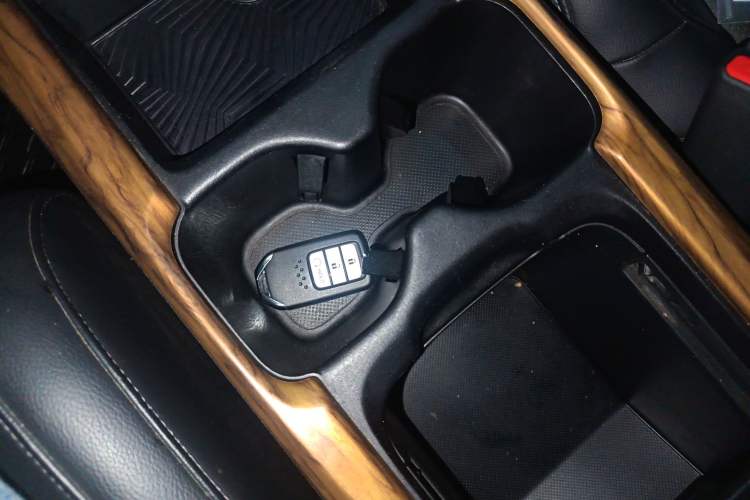 Used Honda CR-V 2017 240TURBO CVT Front-Wheel Drive Fashion Edition Interior 1