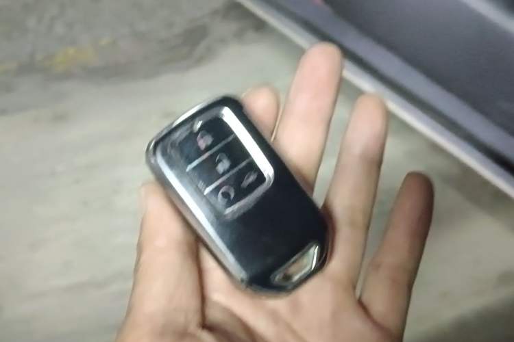 Used Honda CR-V 2017 240TURBO CVT Front-Wheel Drive Fashion Edition Vehicle Key