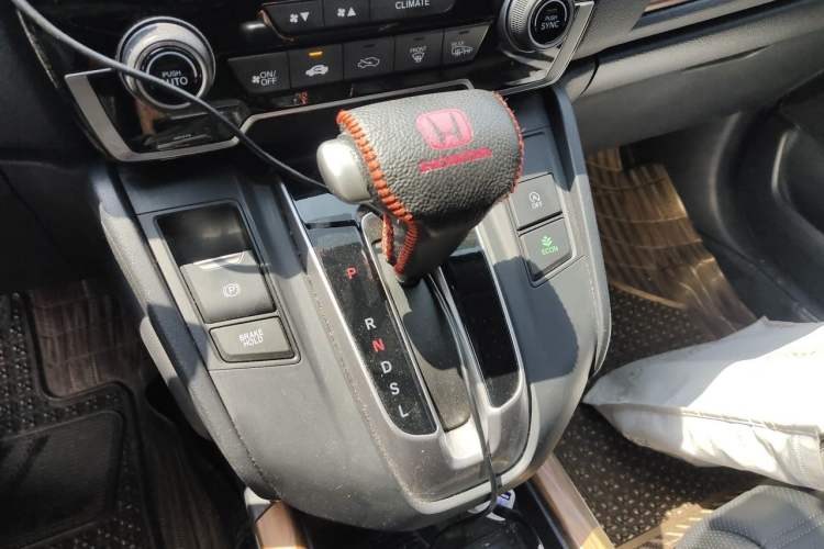 Used Honda CR-V 2017 240TURBO CVT Front-Wheel Drive Fashion Edition Gear Lever
