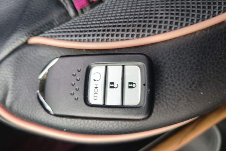 Used Honda CR-V 2017 240TURBO CVT Front-Wheel Drive Fashion Edition Vehicle Key