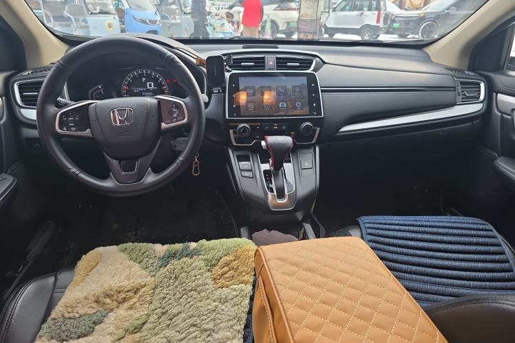 Used Honda CR-V 2017 240TURBO CVT 2WD Comfort Version Center Console