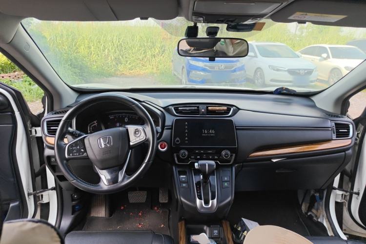 Used Honda CR-V 2017 240TURBO CVT Front-Wheel Drive Fashion Edition Center Console
