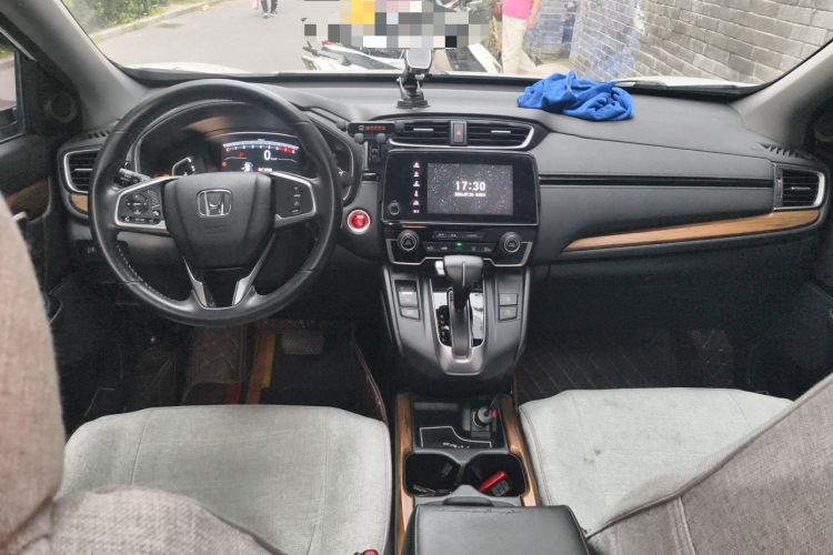 Used Honda CR-V 2017 240TURBO CVT Front-Wheel Drive Fashion Edition Center Console