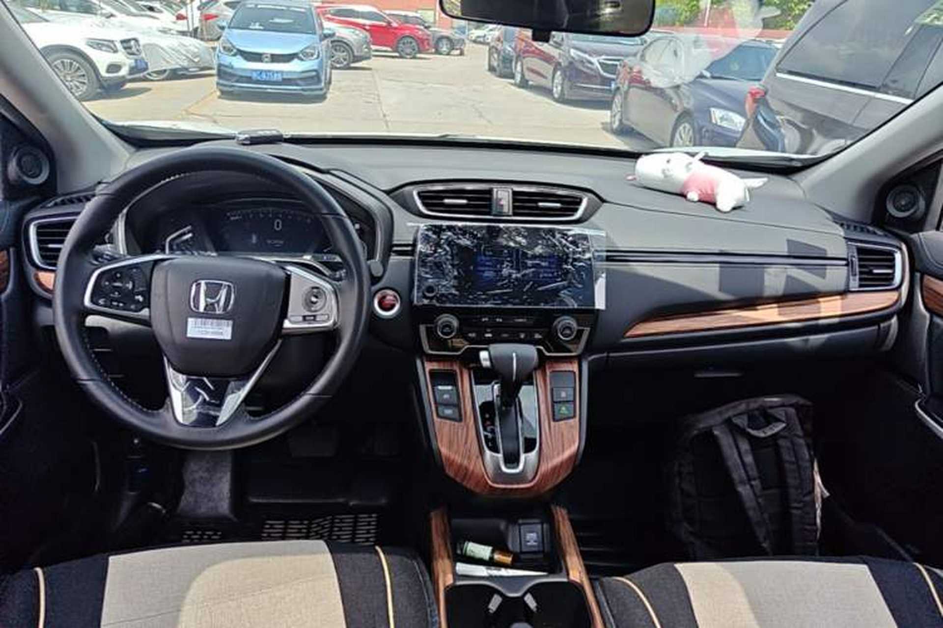 Used Honda CR-V 2017 240TURBO CVT Front-Wheel Drive Fashion Edition Center Console