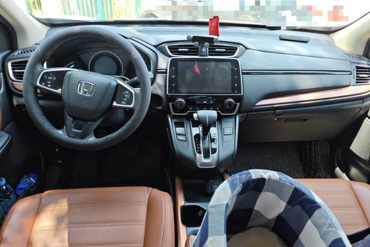 Used Honda CR-V 2017 240TURBO CVT 2WD Comfort Version Center Console