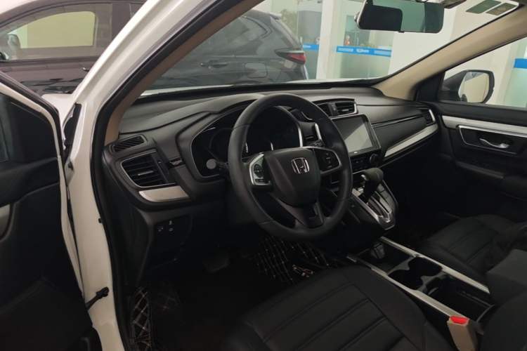 Used Honda CR-V 2017 240TURBO CVT 2WD Comfort Version Center Console