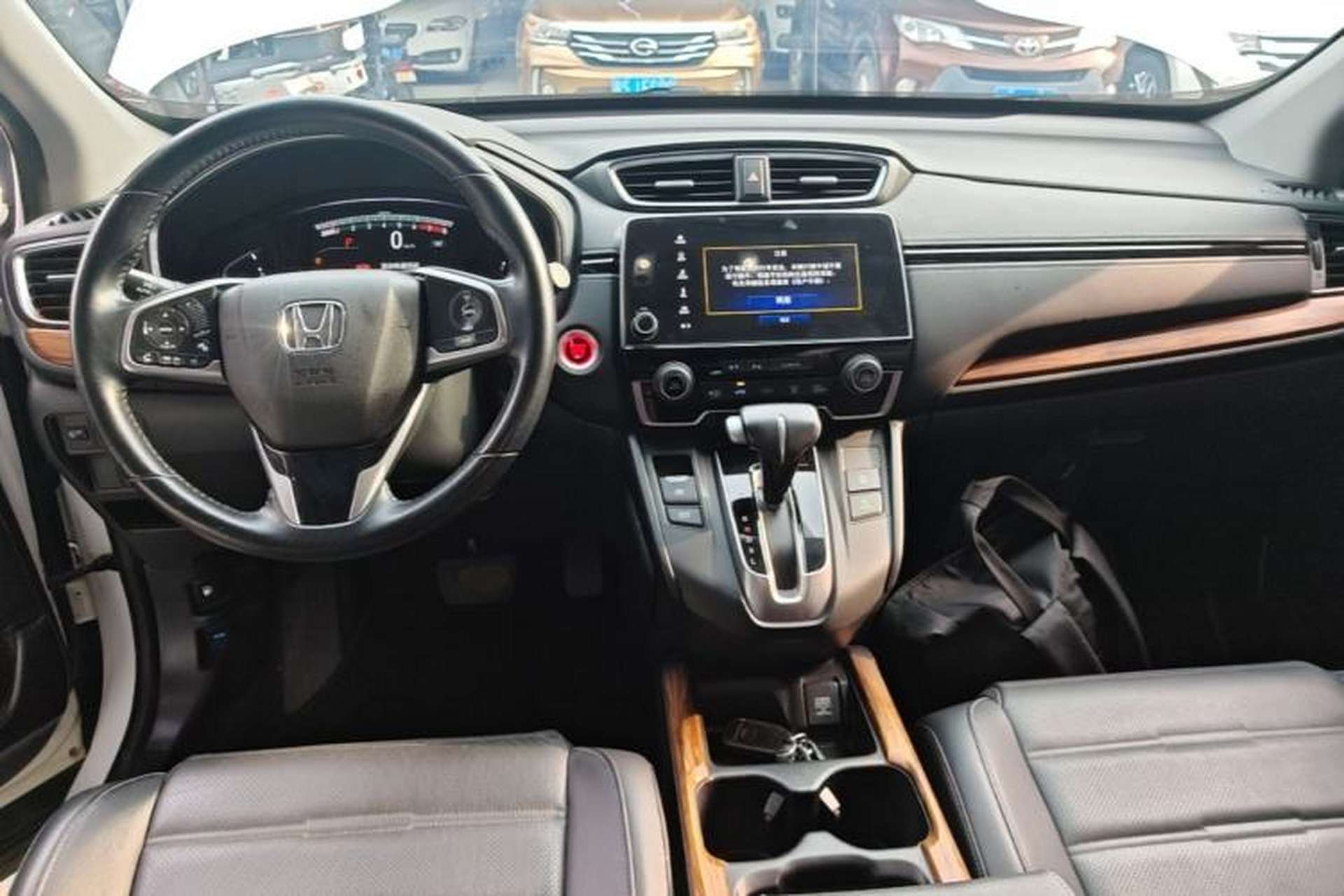 Used Honda CR-V 2017 240TURBO CVT Front-Wheel Drive Fashion Edition Center Console