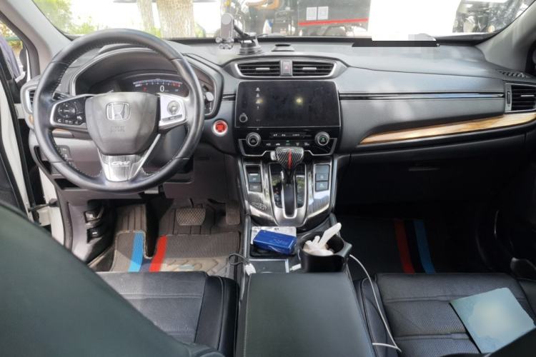 Used Honda CR-V 2017 240TURBO CVT Front-Wheel Drive Fashion Edition Center Console