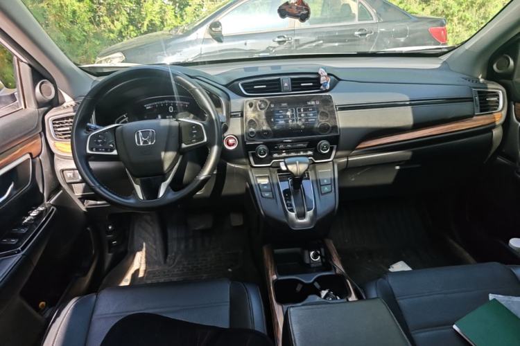 Used Honda CR-V 2017 240TURBO CVT Front-Wheel Drive Fashion Edition Center Console