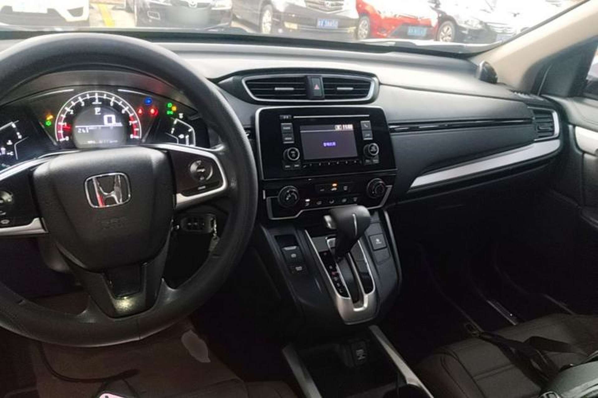 Used Honda CR-V 2017 240TURBO CVT 2WD Comfort Version Center Console