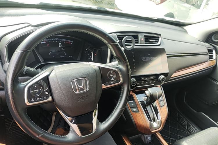 Used Honda CR-V 2017 240TURBO CVT Front-Wheel Drive Fashion Edition Center Console